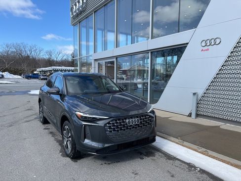 Used 2025 Audi Q5 Premium Plus w/ Premium Plus image 1