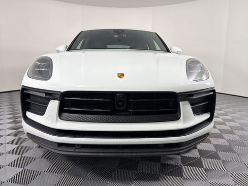 Certified 2023 Porsche Macan AWD/4WD image 6
