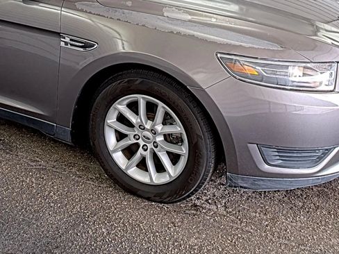 Used 2014 Ford Taurus SE FWD image 26