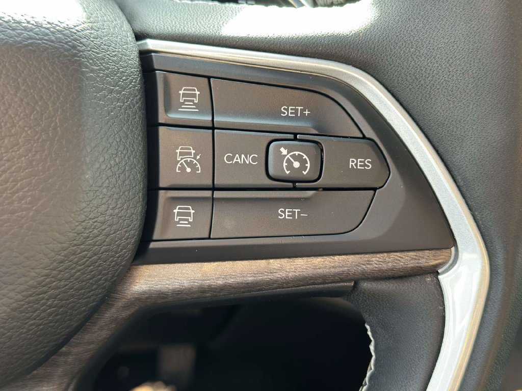 Used 2023 Jeep Grand Cherokee 4WD 4xe image 23