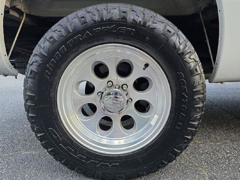 Used 2000 Chevrolet Silverado 1500 LS w/ Off-Road Chassis Pkg AWD/4WD image 17