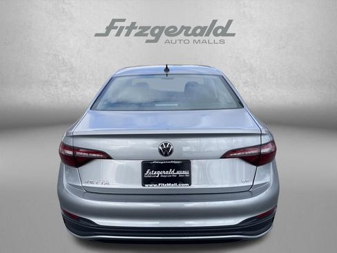 Used 2024 Volkswagen Jetta SE FWD image 6