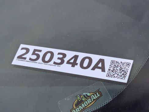 Used 2022 Ford Explorer XLT w/ Equipment Group 202A image 33