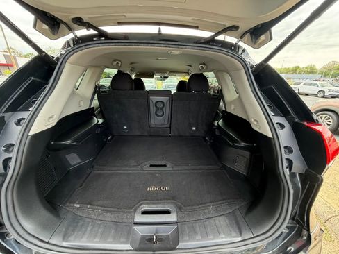 Used 2019 Nissan Rogue SV w/ Premium Package FWD image 11