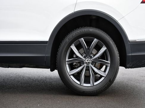 Used 2022 Volkswagen Tiguan SE image 11