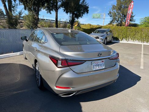 Used 2021 Lexus ES 350 w/ Premium Package image 4