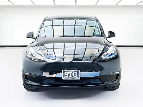 Used 2023 Tesla Model Y Performance AWD/4WD image 2