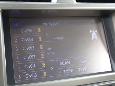 Used 2014 Lexus GX 460 w/ Premium Package AWD/4WD image 39