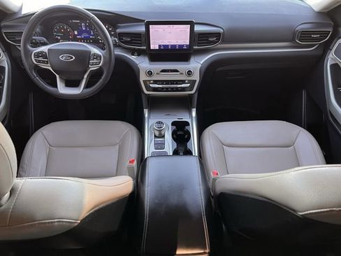 Used 2020 Ford Explorer XLT w/ Equipment Group 202A image 18