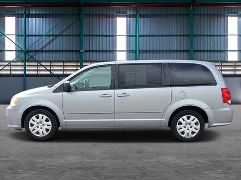 Used 2014 Dodge Grand Caravan SE w/ Quick Order Package 29E SE FWD image 2