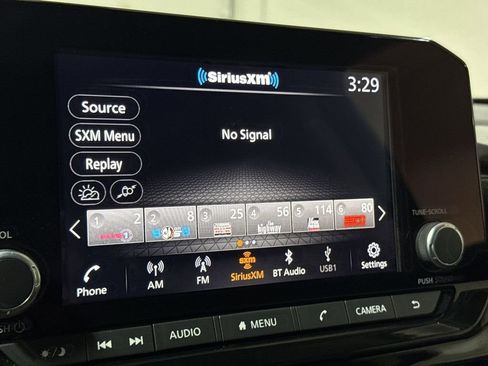 Used 2025 Nissan Pathfinder SV AWD/4WD image 14