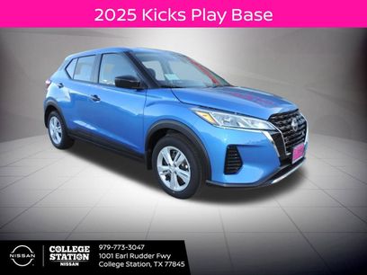 New 2025 Nissan Kicks Play S