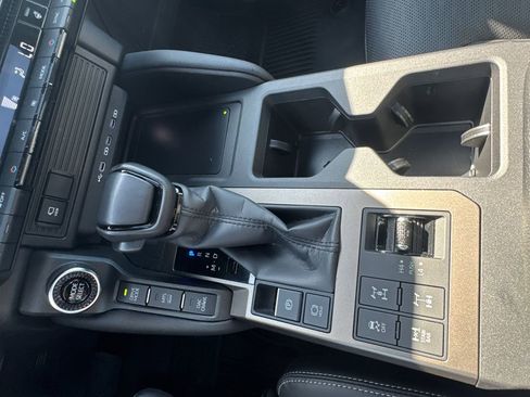 Used 2024 Toyota Land Cruiser image 31