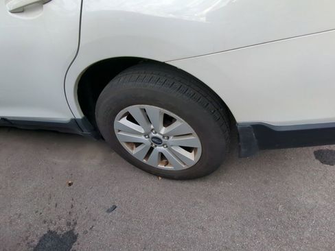 Used 2018 Subaru Outback 2.5i Premium AWD/4WD image 5
