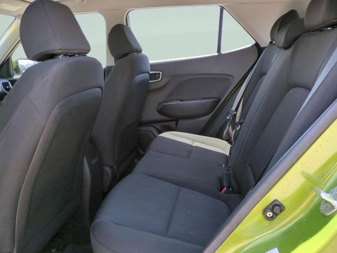 Certified 2023 Hyundai Venue SE FWD image 17