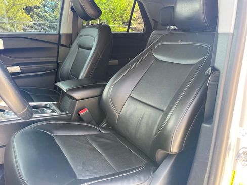 Used 2022 Ford Explorer Limited AWD/4WD image 28