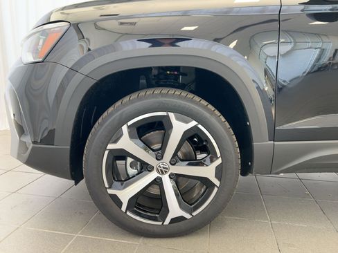 New 2026 Volkswagen Taos SEL AWD/4WD image 12