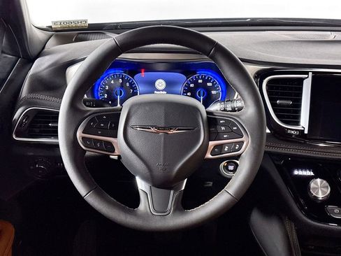 New 2026 Chrysler Pacifica Pinnacle image 13