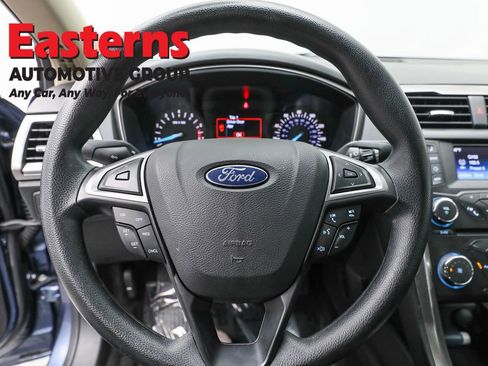 Used 2018 Ford Fusion SE image 10