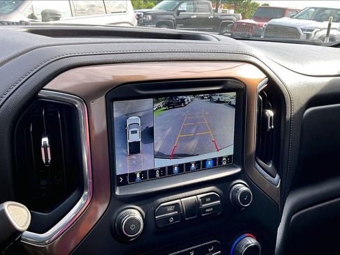 Used 2021 Chevrolet Silverado 1500 High Country w/ Technology Package AWD/4WD image 18