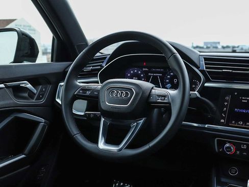Used 2025 Audi Q3 2.0T Premium w/ Convenience Package AWD/4WD image 21