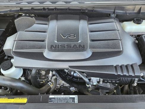 Used 2024 Nissan Titan SV w/ SV Convenience Package RWD image 29