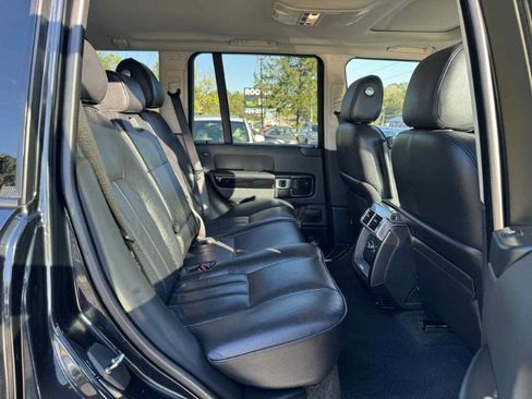 Used 2011 Land Rover Range Rover HSE image 16