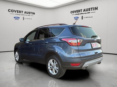 Used 2018 Ford Escape SE w/ SE Sync 3 Package FWD image 3