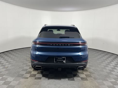 Certified 2025 Porsche Cayenne AWD/4WD image 6