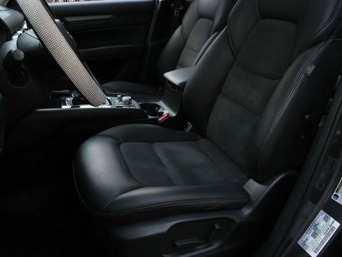 Used 2018 MAZDA CX-5 Touring w/ Preferred Equipment Package AWD/4WD image 17