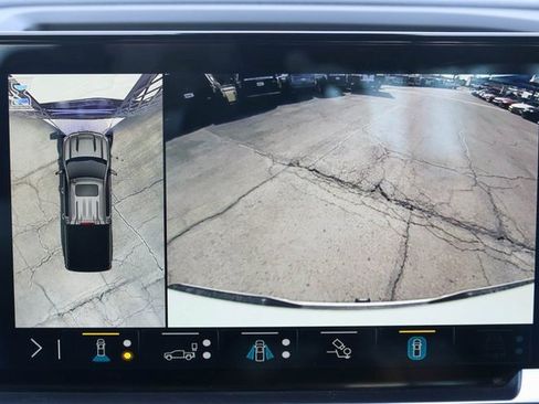 Used 2023 Chevrolet Silverado 1500 High Country w/ Technology Package image 38