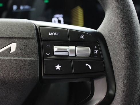 Used 2025 Kia K4 LXS image 25