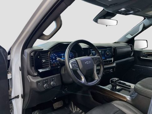 Used 2023 Chevrolet Silverado 1500 LT Trail Boss w/ LT Trail Boss Premium Package AWD/4WD image 9