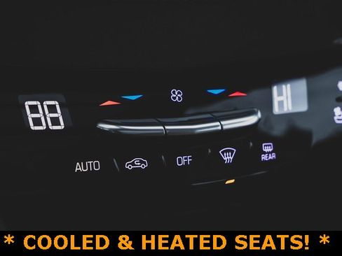 Used 2017 Cadillac XT5 Platinum w/ Driver Assist Package image 8