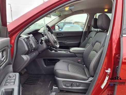 Used 2024 Nissan Pathfinder SV AWD/4WD image 24