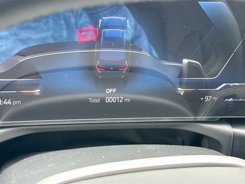 New 2026 BMW 330i Sedan w/ Convenience Package RWD image 9