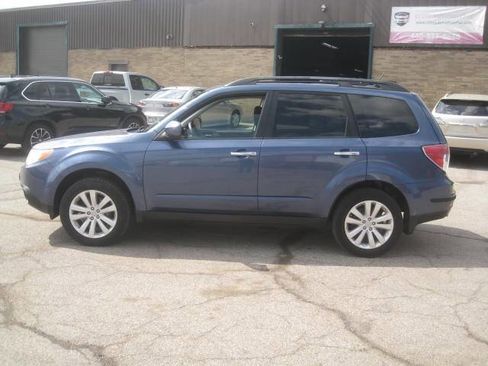 Used 2012 Subaru Forester 2.5X Premium w/ All-Weather Pkg AWD/4WD image 8