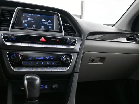 Used 2018 Hyundai Sonata Limited FWD image 16