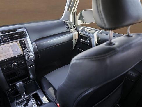 Used 2020 Toyota 4Runner SR5 Premium image 29