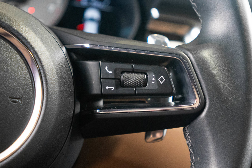Certified 2023 Porsche Macan S AWD/4WD image 34