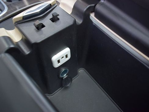 Used 2020 Buick Envision Essence w/ Experience Buick Package FWD image 35