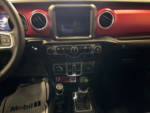 Used 2023 Jeep Gladiator Rubicon w/ Cold Weather Group AWD/4WD image 12