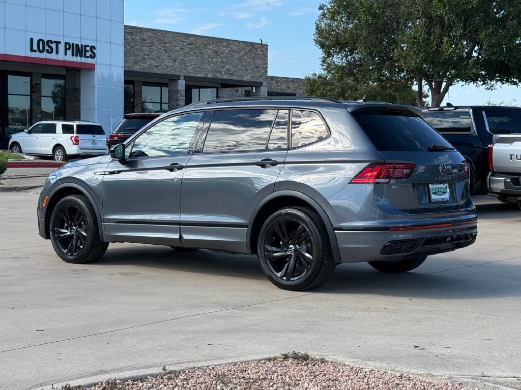Used 2024 Volkswagen Tiguan SE R-Line FWD image 3