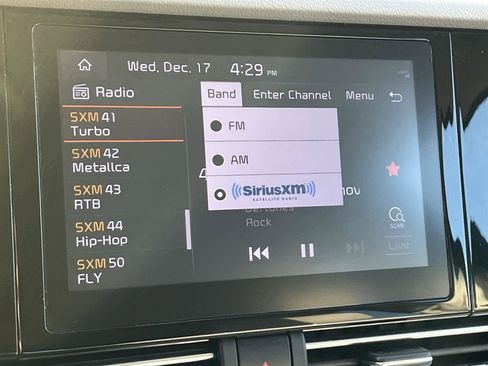 Used 2022 Kia Niro LXS image 17