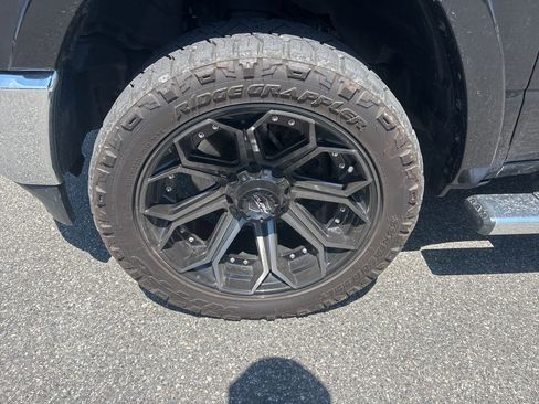 Used 2020 RAM 1500 Laramie AWD/4WD image 10