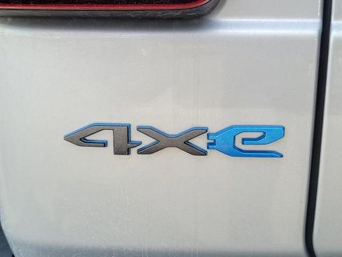 New 2023 Jeep Wrangler Unlimited Rubicon 4xe w/ Steel Bumper Group image 7