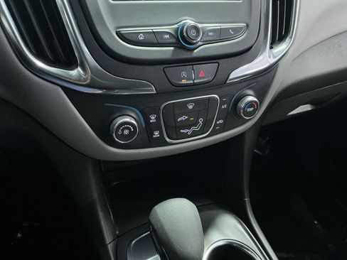 Used 2024 Chevrolet Equinox LS w/ LS Convenience Package FWD image 22
