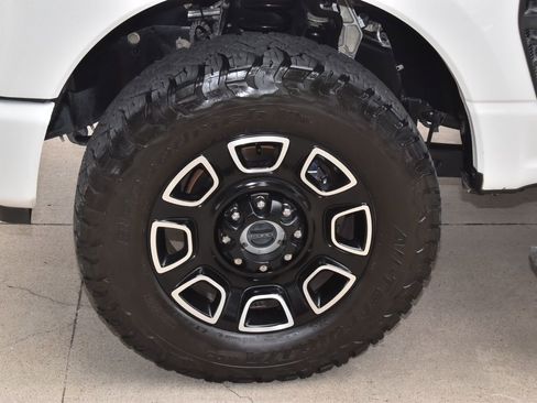 Used 2024 Ford F250 Platinum image 41