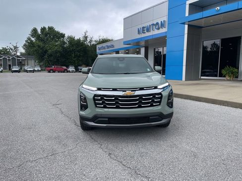 New 2026 Chevrolet Equinox LT w/ Safety and Technology Package FWD image 3