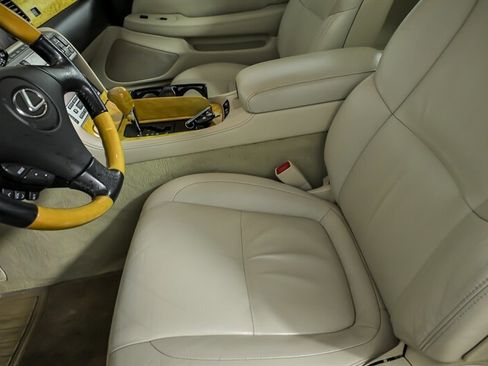 Used 2005 Lexus SC 430 Convertible image 22